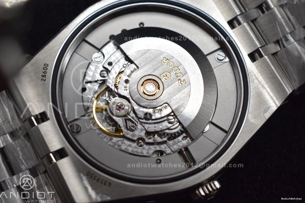 1:1 Royal V7F Edition Black Dial Best A UrbanStyle Strap 1192 on Tudor SS 1203